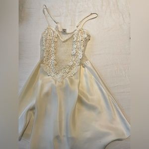 White flora nikrooz bridal night gown